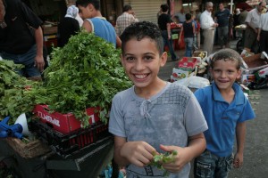 Bambino al mercato di Nablus. Credits Andrea Semplici/OxfamItalia
