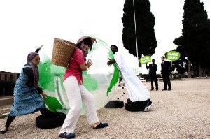 I contadini portano avanti il mondo, mentre i leader si accusano a vicenda. Credits: Antonio Amendola/Shoot4Change