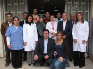 Con l'equipe del Centro il Dr. Triggiano, coordinatore scientifico del progetto e Consigliere Comunale di Arezzo. Credits: Oxfam Italia Con l'equipe del Centro il Dr. Triggiano, coordinatore scientifico del progetto e Consigliere Comunale di Arezzo. Credits: Oxfam Italia