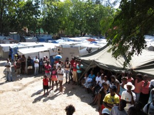 19 novembre 2010. Oxfam porta avanti un programma di igiene ed educazione al campo di Petionville. Credits: OxfamGB