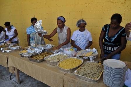 Il modello nordamericano del fastfood ha quasi totalmente cancellato la sana e nutritiva cucina tradizionale. Credits: Gabriele Regio/OxfamItalia