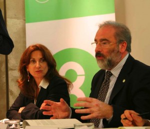 Loretta Napoleoni con Jeremy Hobbs, direttore di Oxfam, al lancio di Oxfam Italia. Credits: Oxfam Italia