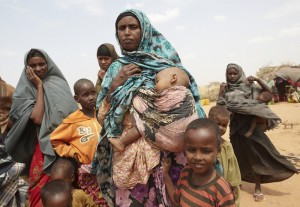 Kenya, donne e bambini continuano ad arrivare nel campo di Dadaab