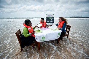 Durante il COP17 a Durban Oxfam mette in scena uno stunt