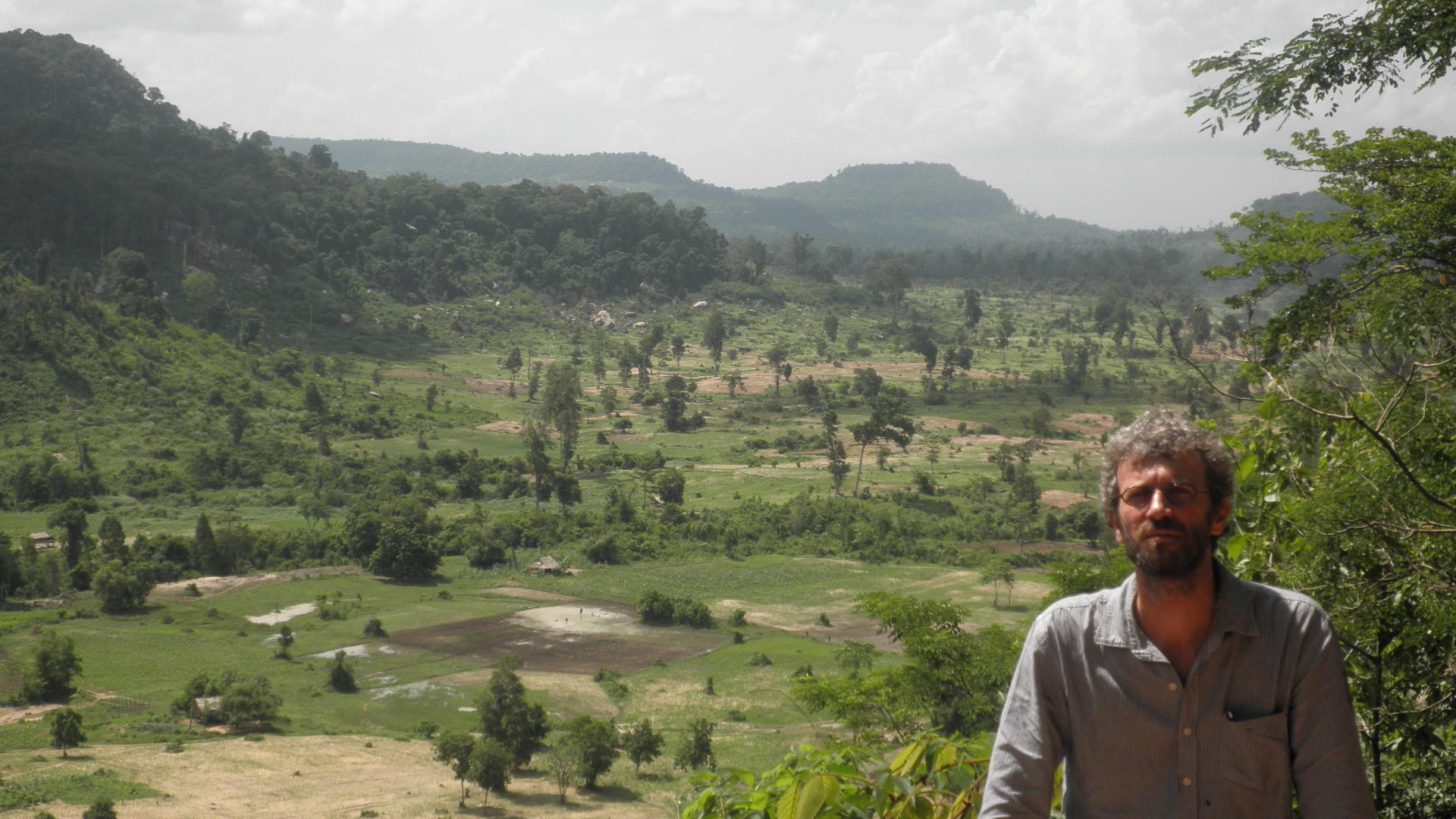 Cambogia. Alessandro Cristalli, operatore di Oxfam Italia nel paese. Credits: OxfamItalia Cambogia. Alessandro Cristalli, operatore di Oxfam Italia nel paese. Credits: OxfamItalia
