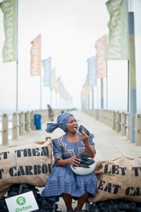 Stunt Oxfam a Durban in Sud Africa - I leader non ci lasciano altro che mangiare carbone?
