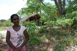 Rohini ha 43 anni, è cingalese, ha tre figli e abita a Welikanda. Credits: Sabina Morosini