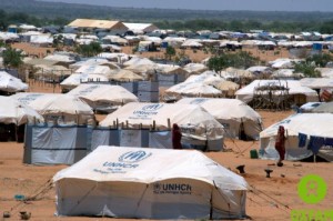 Il campo rifugiati di Mbera in Mauritania, che conta oggi più di 70.000 rifugiati maliani. Credits: Charles Bambara