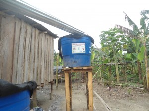 Una delle cisterne per la raccolta di acqua piovana su cui possono fare affidamento le famiglie
