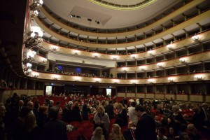 Un pubblico di 700 persone al Teatro Verdi di Firenze. Credits: Carlo Benedetti