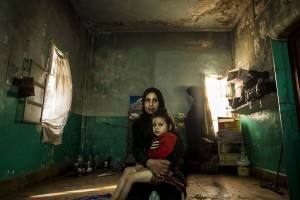 L'affitto di questa stanza costa 120 dollari al mese, e manca tutto. I servizi igenici sono condivisi con l'intero pianerottolo del palazzo.Giada Connestari Libano_La maggior parte dei profughi siriani ha trovato rifugio in baracche o tende _Credits: Giada Connestari
