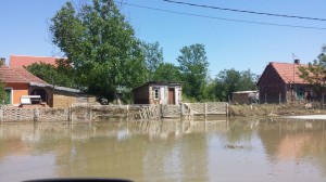 Gli effetti delle alluvioni in Serbia nella zona di Obrenovac
