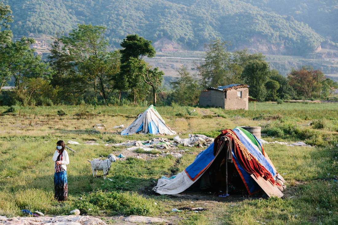 Nepal, sfollati a Sankhu, dove sono crollate 980 abitazioni.