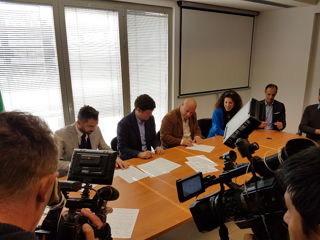 firma-accordo-1