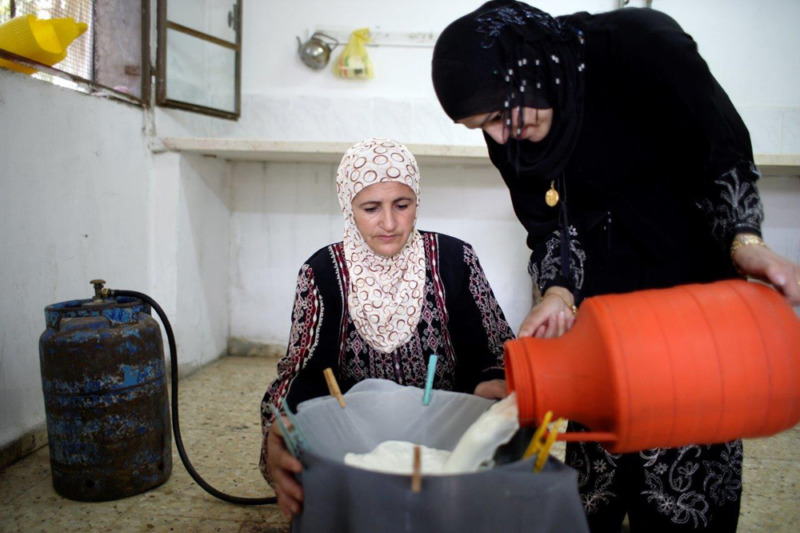 Territori Occupati Palestinesi - donne produttrici di formaggio