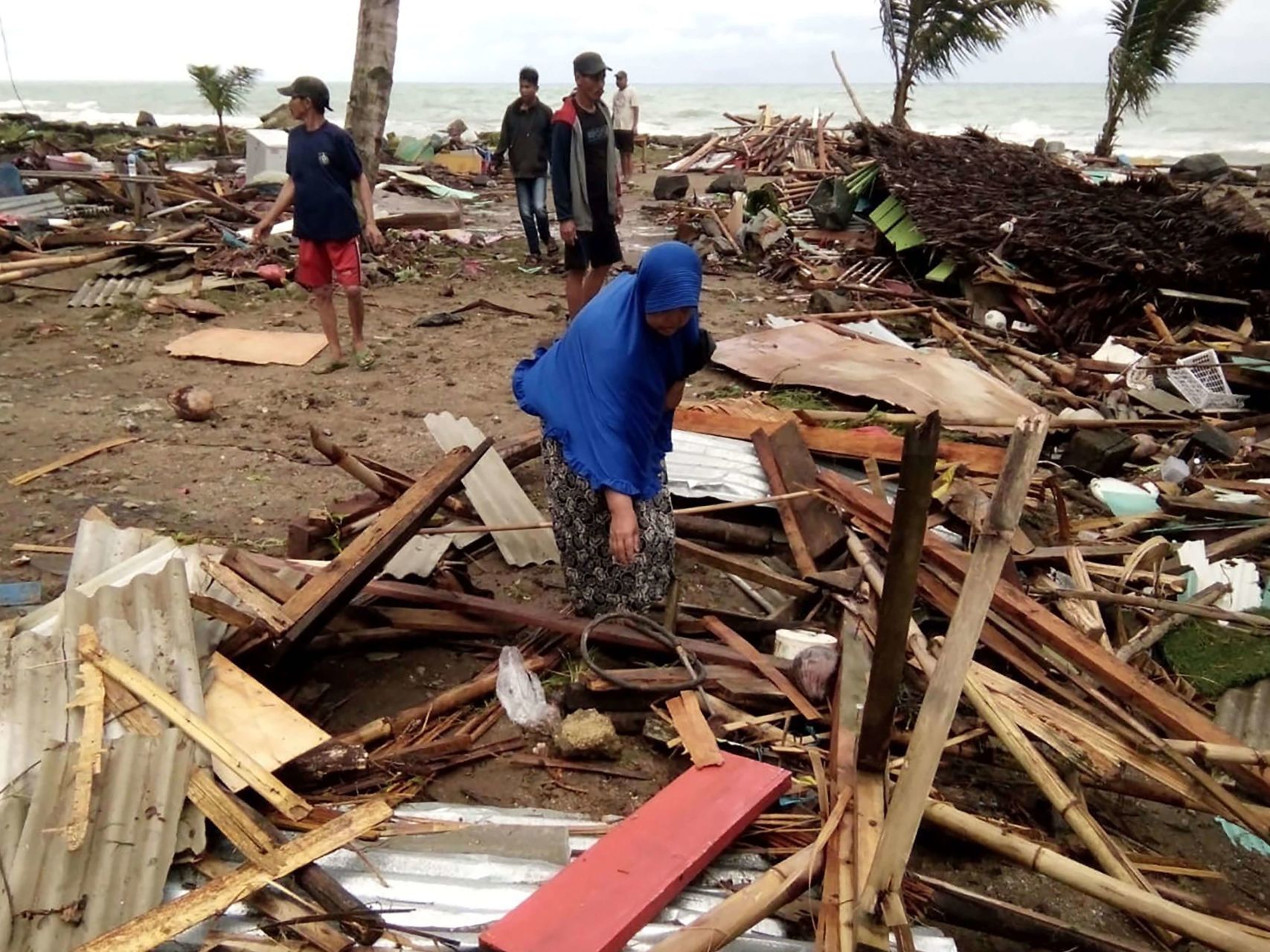 tsunami in Indonesia: le conseguenze sulla vita delle persone
