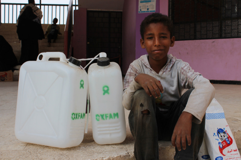 Dimezzati gli aiuti umanitari in Yemen, dove portiamo acqua pulita, servizi igienici e cibo alla popolazione.