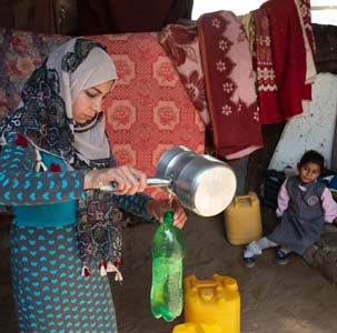 Dona acqua pulita alle mamme e ai bambini di Gaza