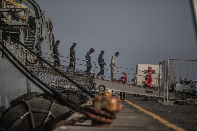 sbarco migranti, dopo salvataggio in mare