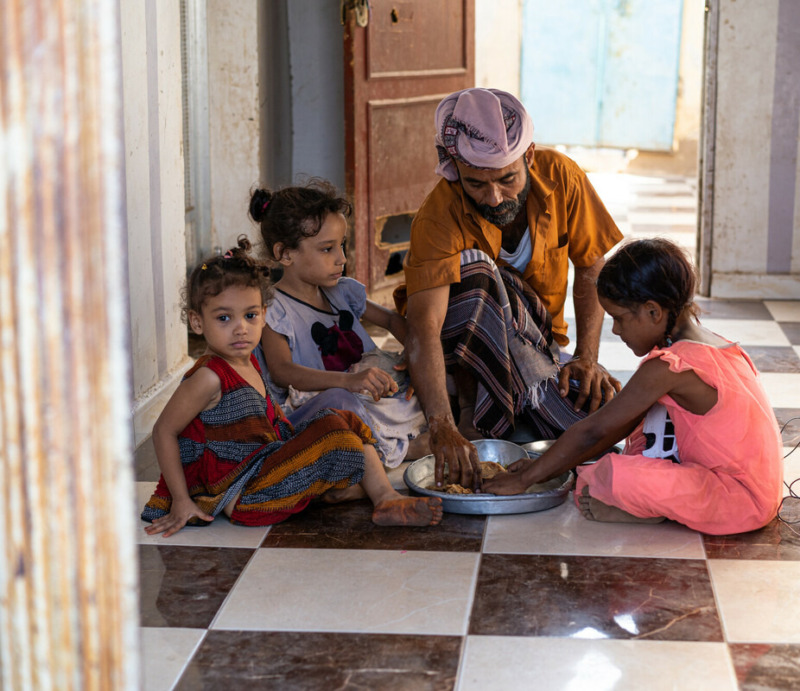 Le alluvioni hanno spazzato via la fattoria di Nasser, dopo 9 anni di guerra ancora distruzione