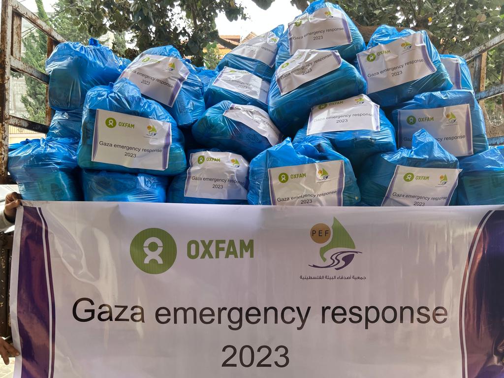 Kit igienico sanitari pronti per essere distribuiti alle famiglie di sfollati nel Sud di Gaza.