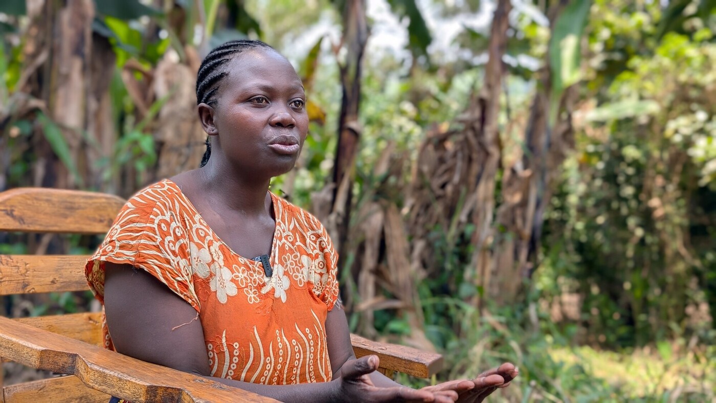 Kahindo Tantine, madre di sei figli, cinque dei quali sono ancora vivi, racconta la sua vita quotidiana da quando il conflitto ha costretto lei e la sua famiglia a spostarsi. Credit: Alain Nkingi/Oxfam
