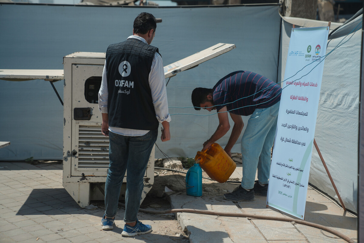 Grazie all’incessante lavoro dei partner locali, siamo a fianco della popolazione di Gaza garantendo acqua pulita e servizi igienico sanitari. Foto: Alef Multimedia/Oxfam 