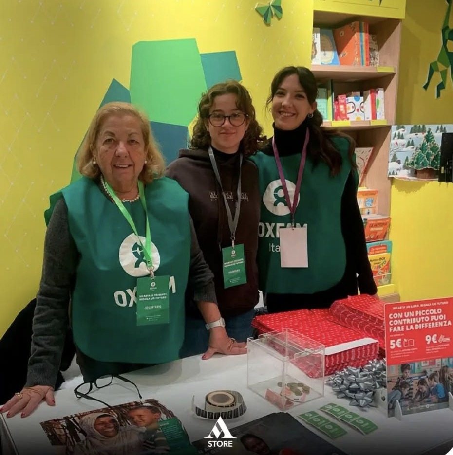 Mondadori Store × Oxfam – “Incarta un libro, regala un futuro”